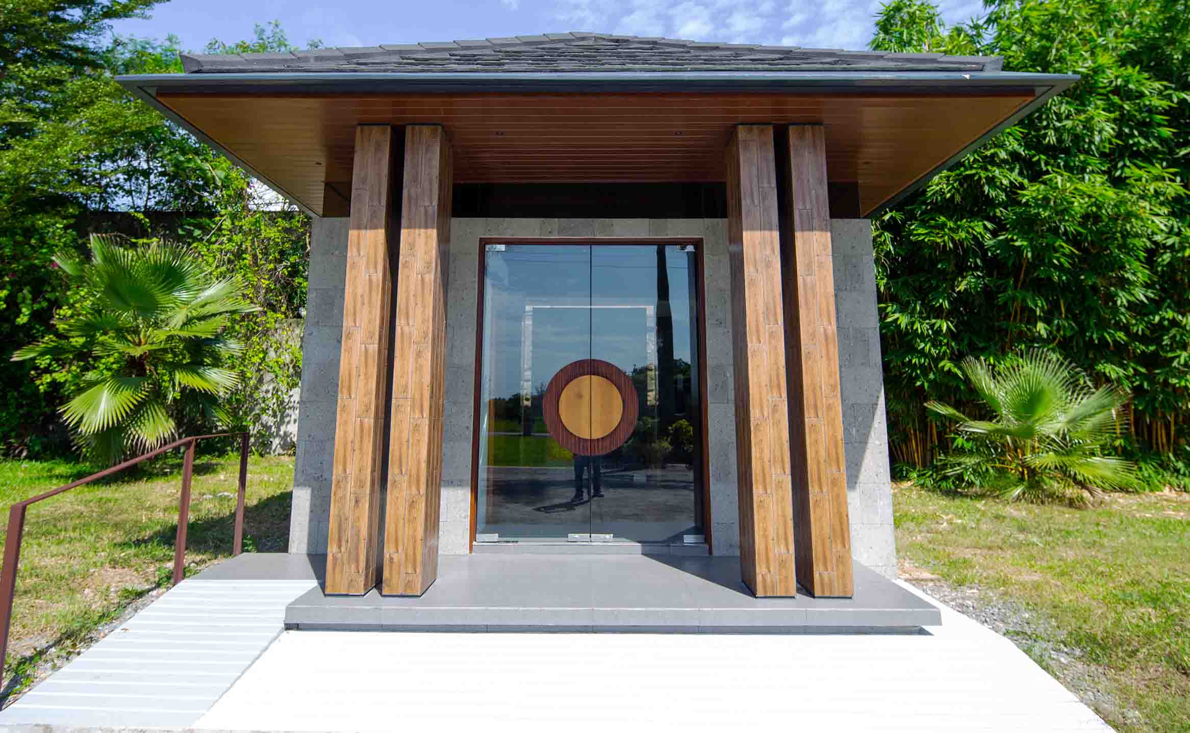 Nirvana Mausoleum -VOP