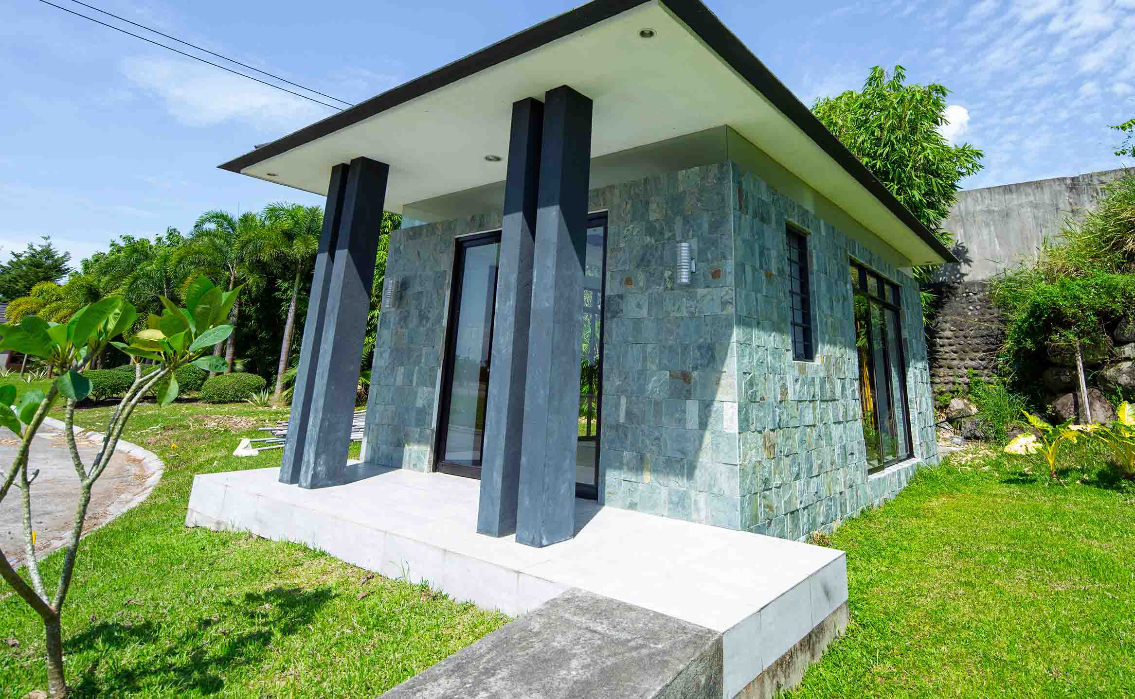 Nirvana Mausoleum -VOP