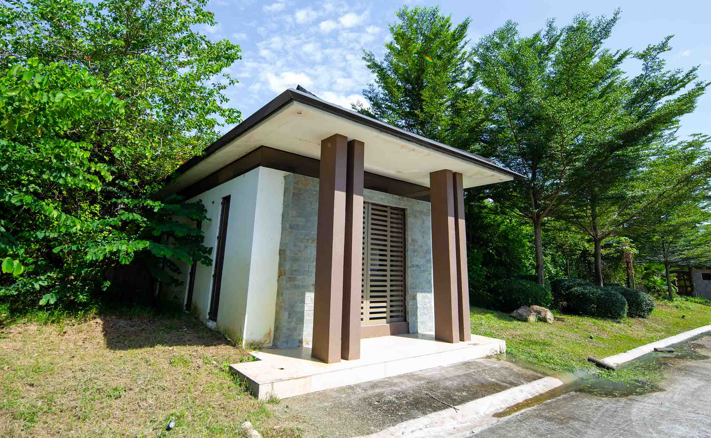 Nirvana Mausoleum -VOP